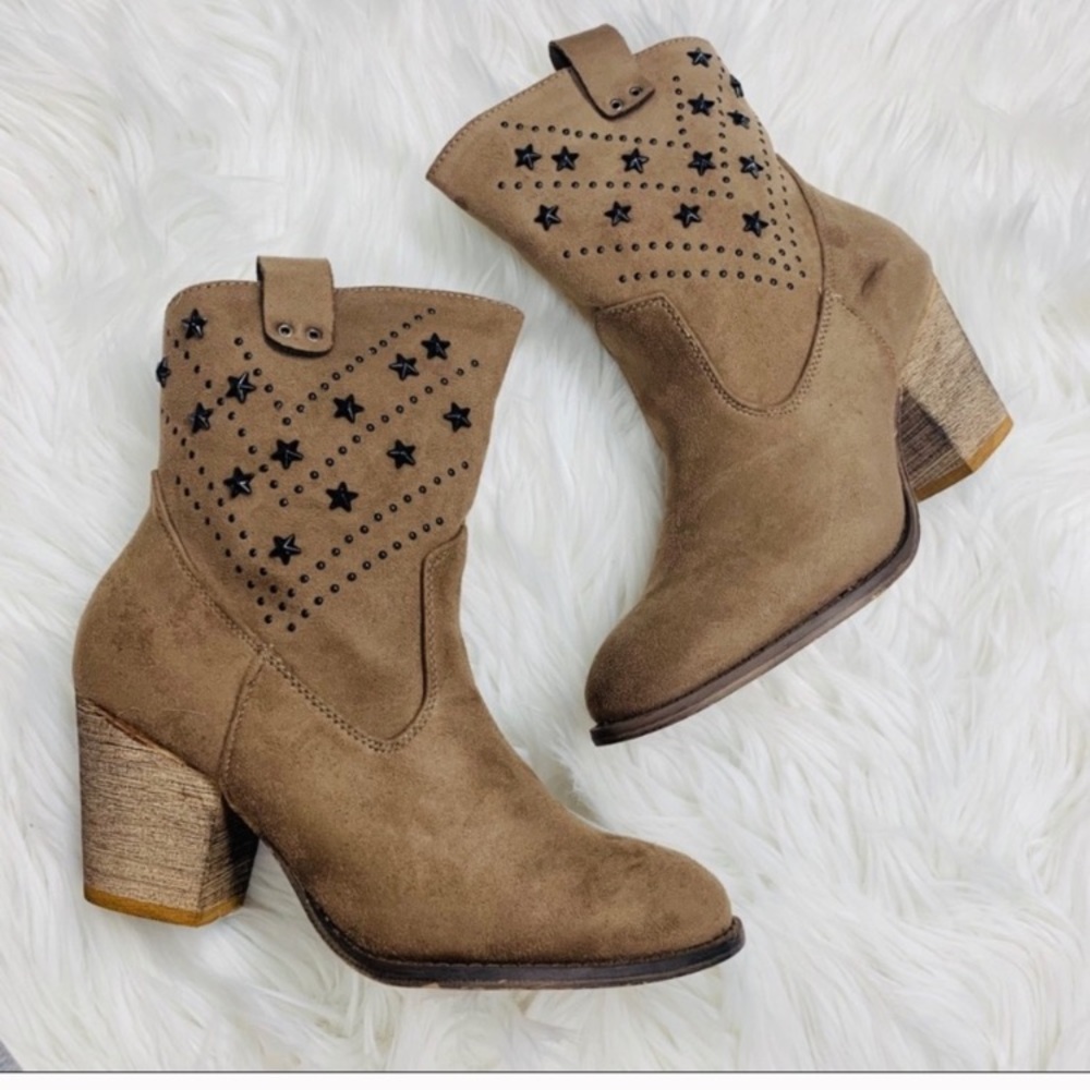 Tiara tan star boots (Brown boots/ black stars) - Picture 2 of 7